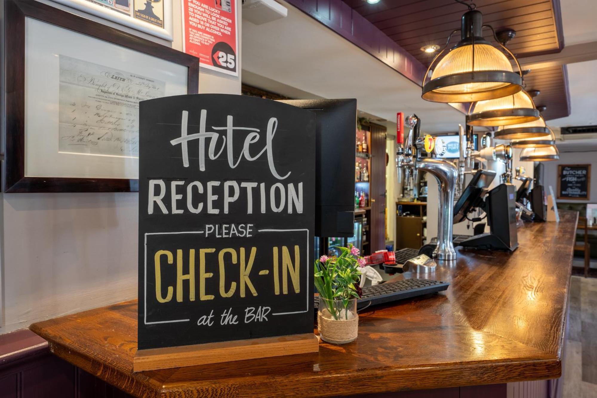 West Port Hotel Linlithgow Εξωτερικό φωτογραφία